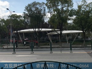 上海市奉贤区南桥环城东路国税局段膜结构景观棚工程
